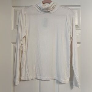 LOFT Cream Long Sleeve Turtleneck